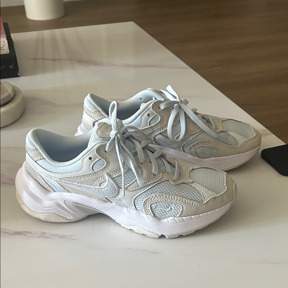 Nike Women's Light Blue and Cream Sneakers